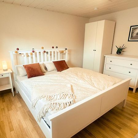 Gemuetliche Ferienwohnung In Der Eifel - Naehe Mosel Bausendorf Exteriör bild